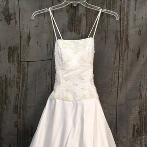 Dy Roi Bridal Dress.   K 10